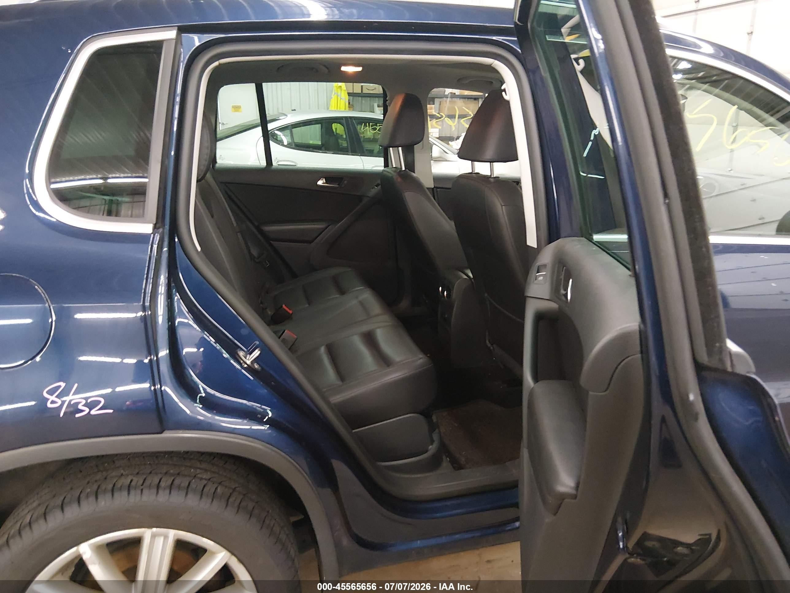 2012 Volkswagen Tiguan Se Dark Blue vin: WVGBV7AX5CW561905