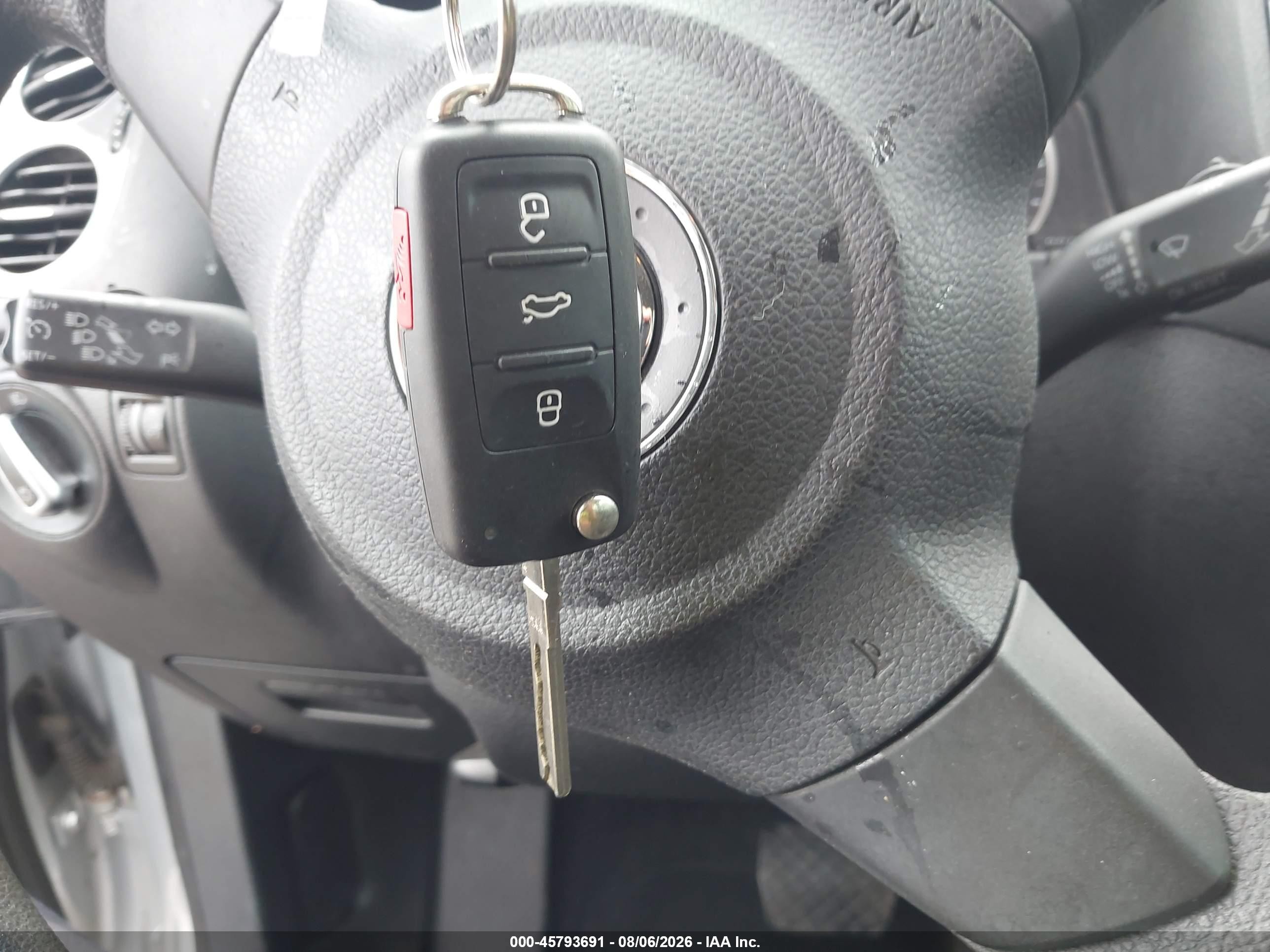 2012 Volkswagen Tiguan S Silver vin: WVGBV7AX5CW563735