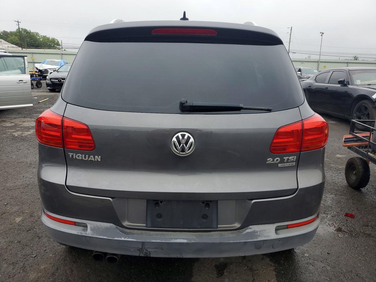 2013 Volkswagen Tiguan S Gray vin: WVGBV7AX5DW004249