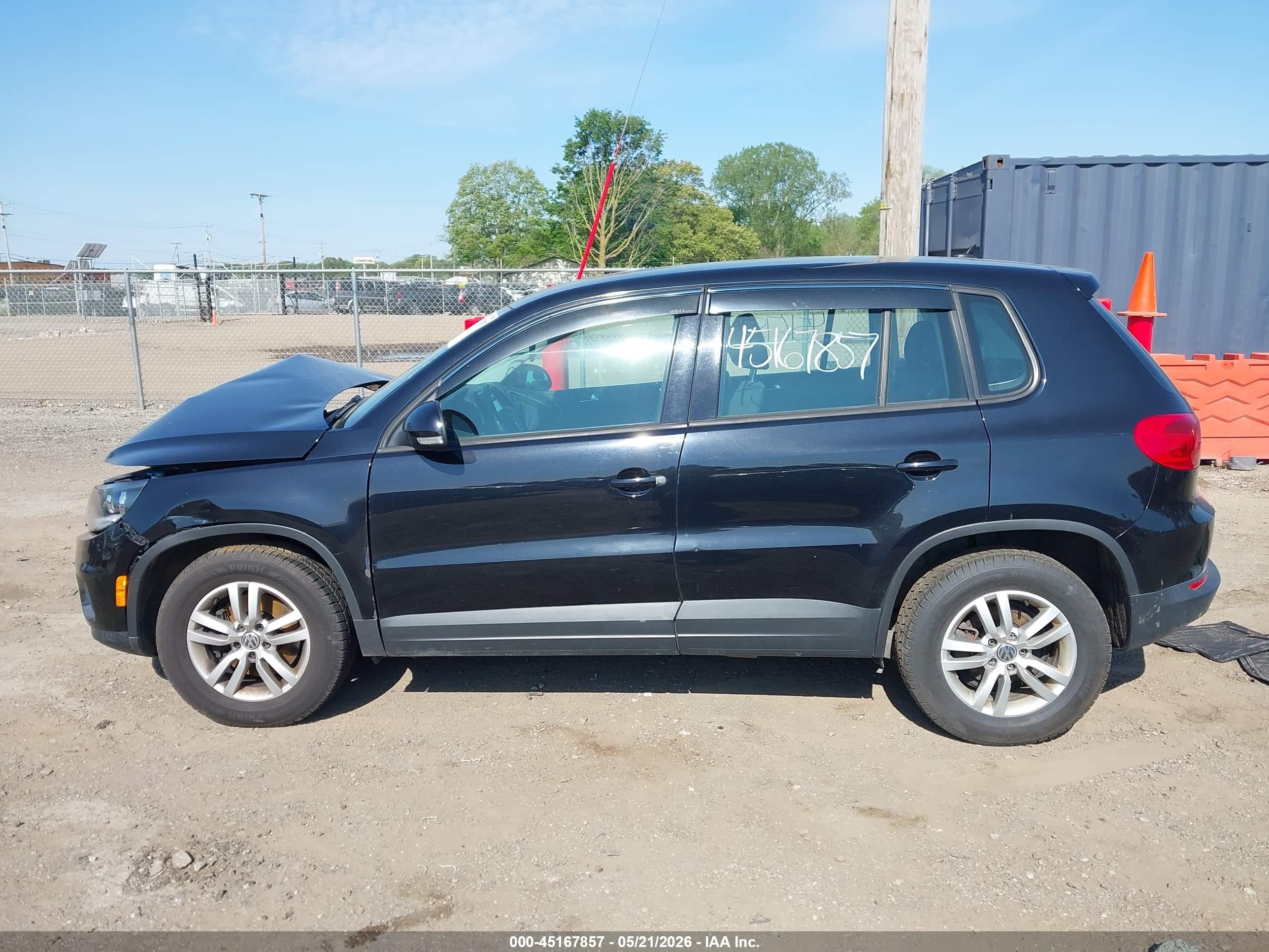 2013 Volkswagen Tiguan S Black vin: WVGBV7AX5DW538223