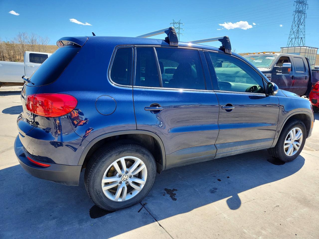2013 Volkswagen Tiguan S Blue vin: WVGBV7AX5DW545480