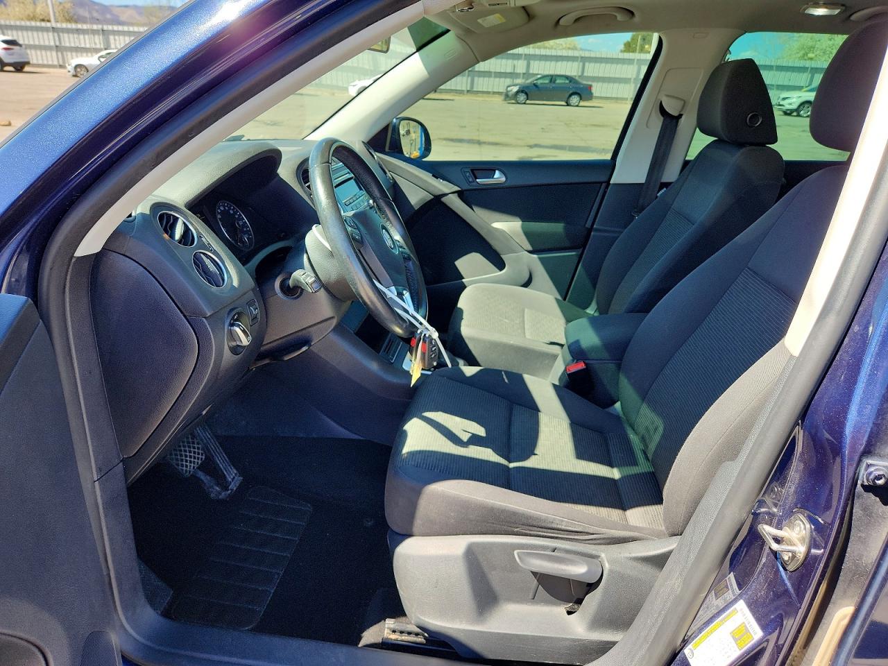 2013 Volkswagen Tiguan S Blue vin: WVGBV7AX5DW545480