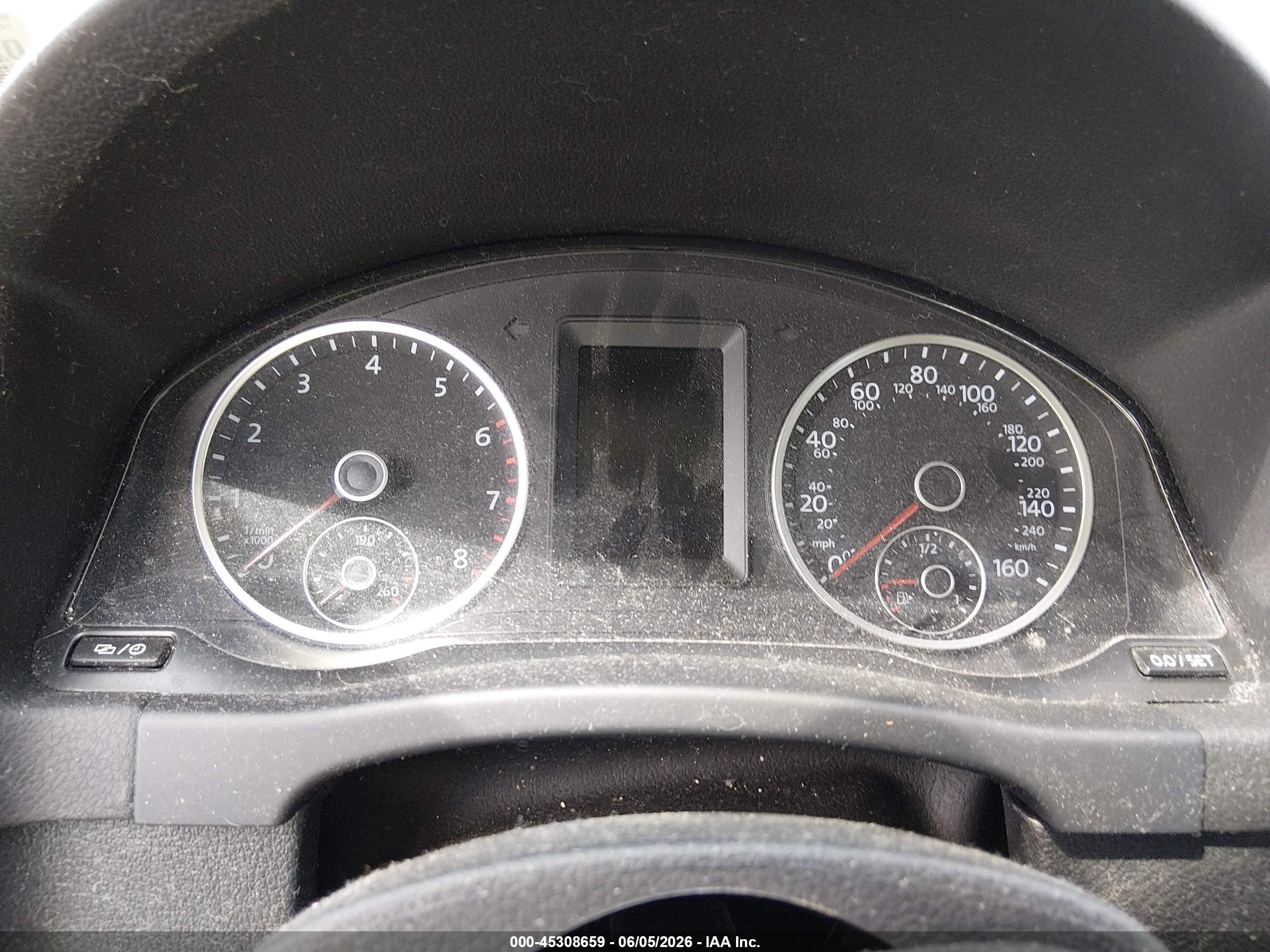 2015 Volkswagen Tiguan S Красный vin: WVGBV7AX5FW054183