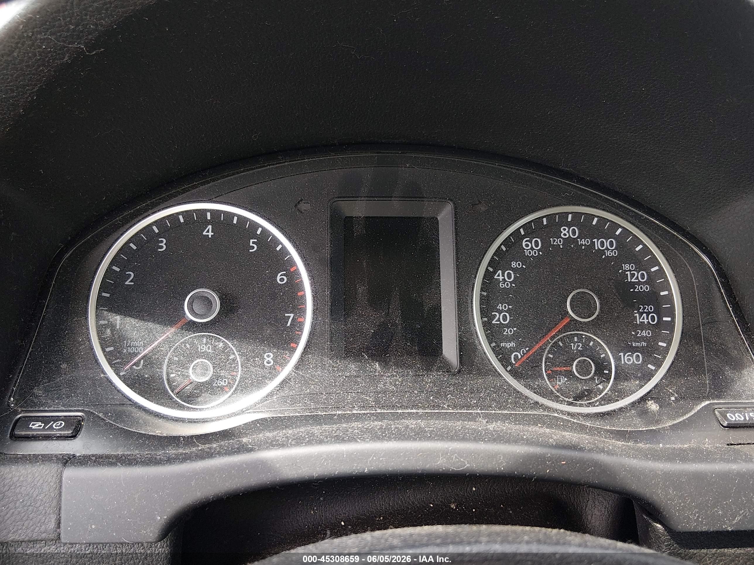 2015 Volkswagen Tiguan S Красный vin: WVGBV7AX5FW054183