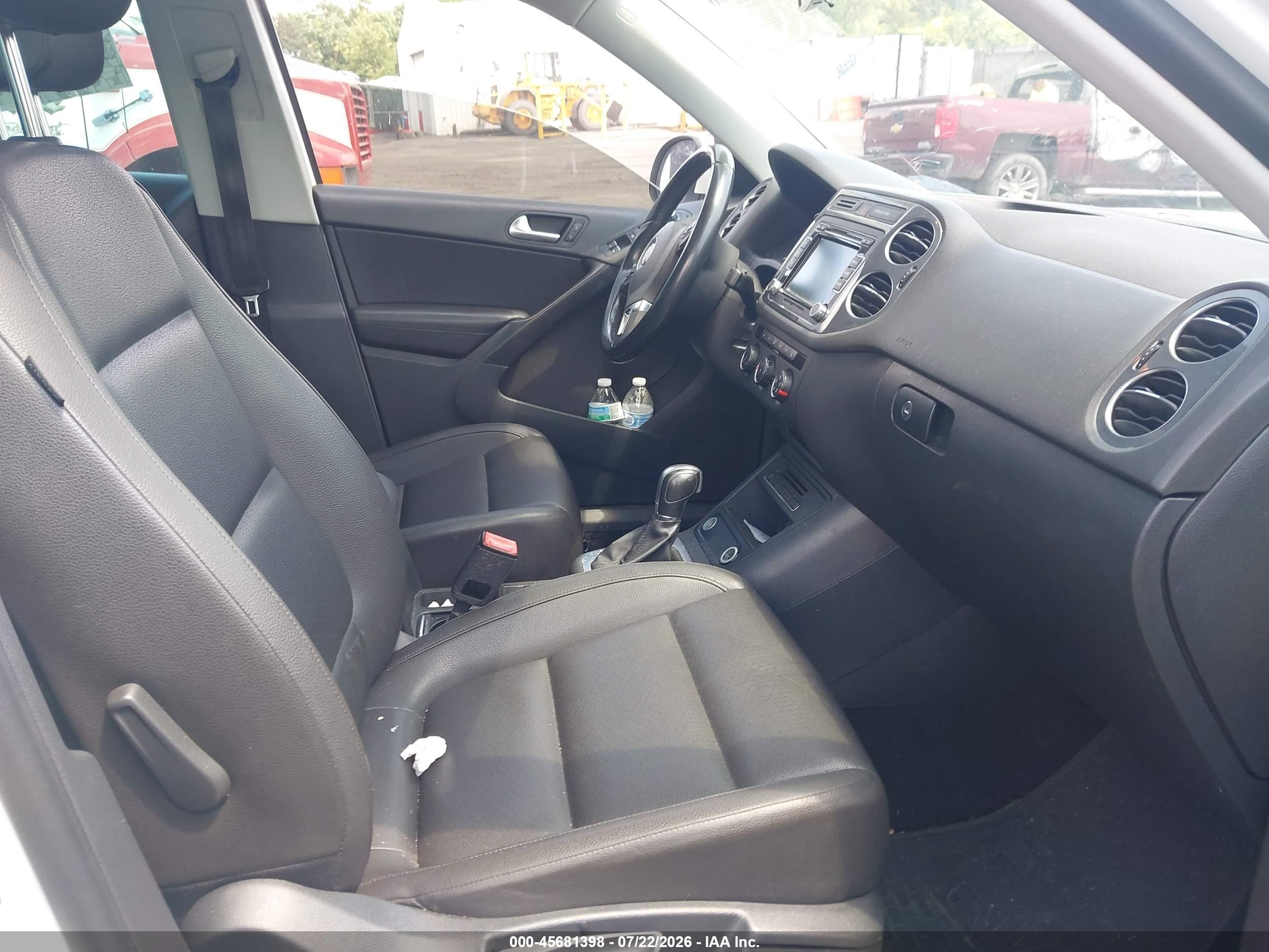 2015 Volkswagen Tiguan Se White vin: WVGBV7AX5FW506200