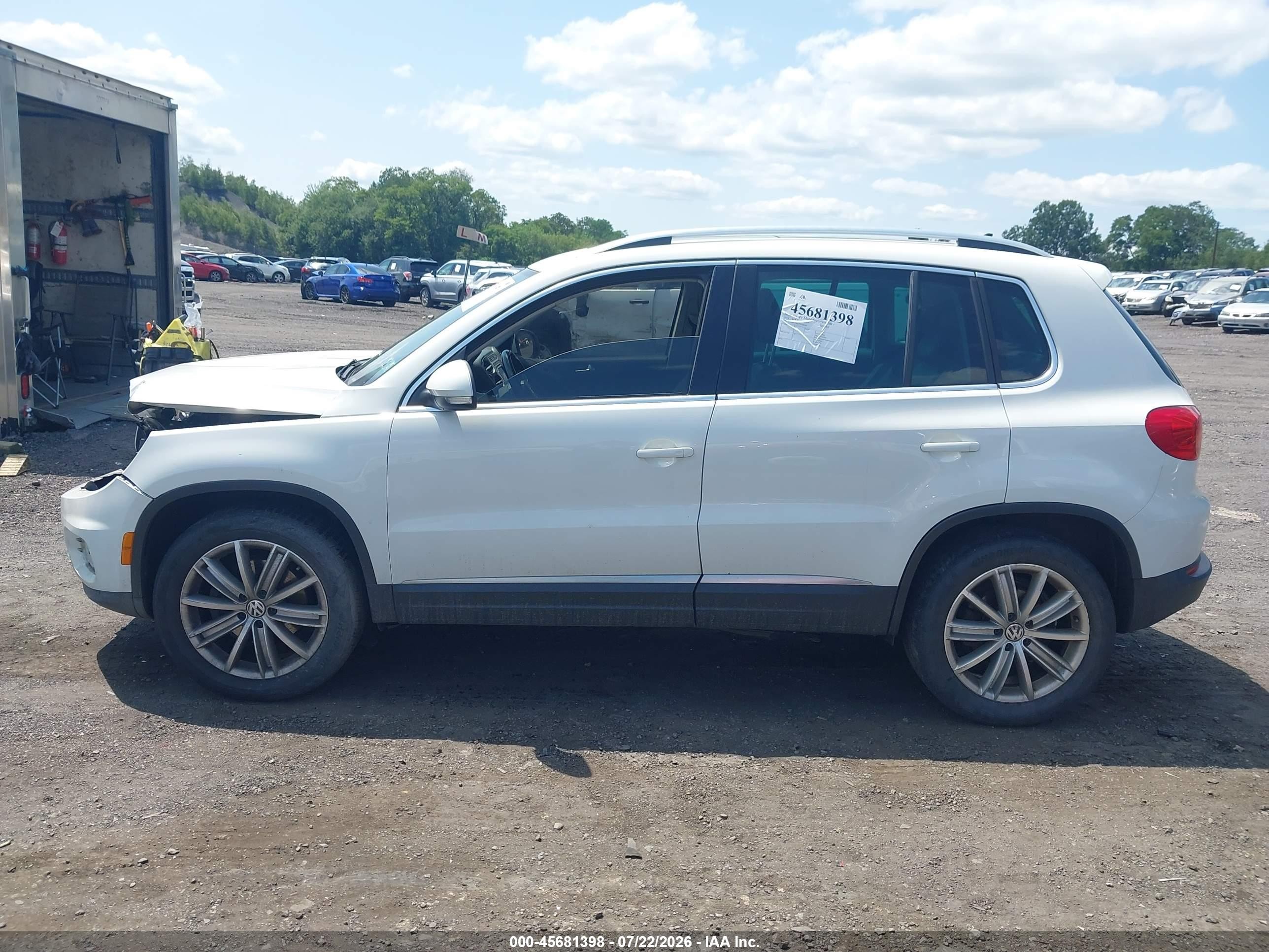 2015 Volkswagen Tiguan Se White vin: WVGBV7AX5FW506200