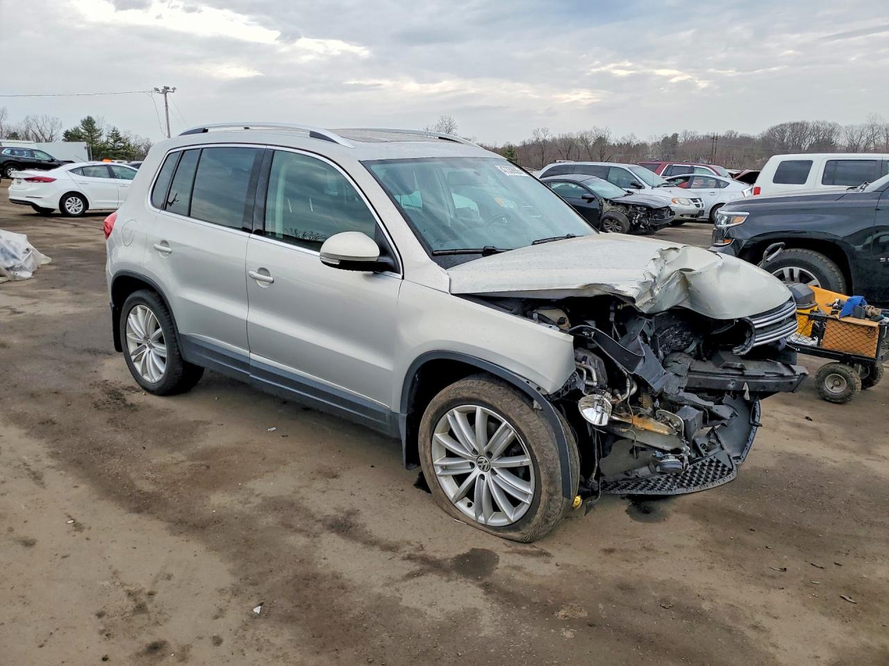 2015 Volkswagen Tiguan S/se/sel/r-line Silver vin: WVGBV7AX5FW522476