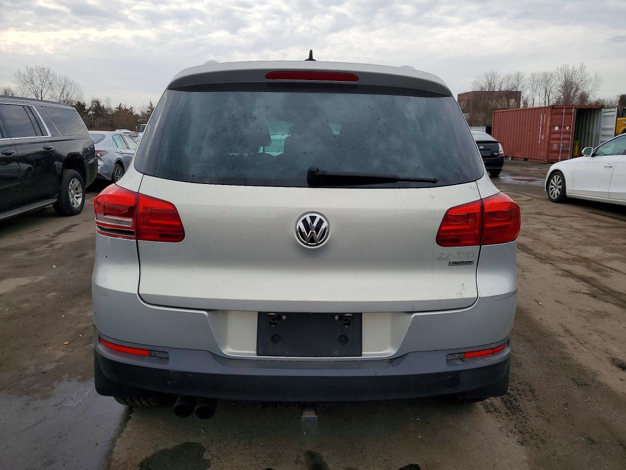 2015 Volkswagen Tiguan S/se/sel/r-line Silver vin: WVGBV7AX5FW522476