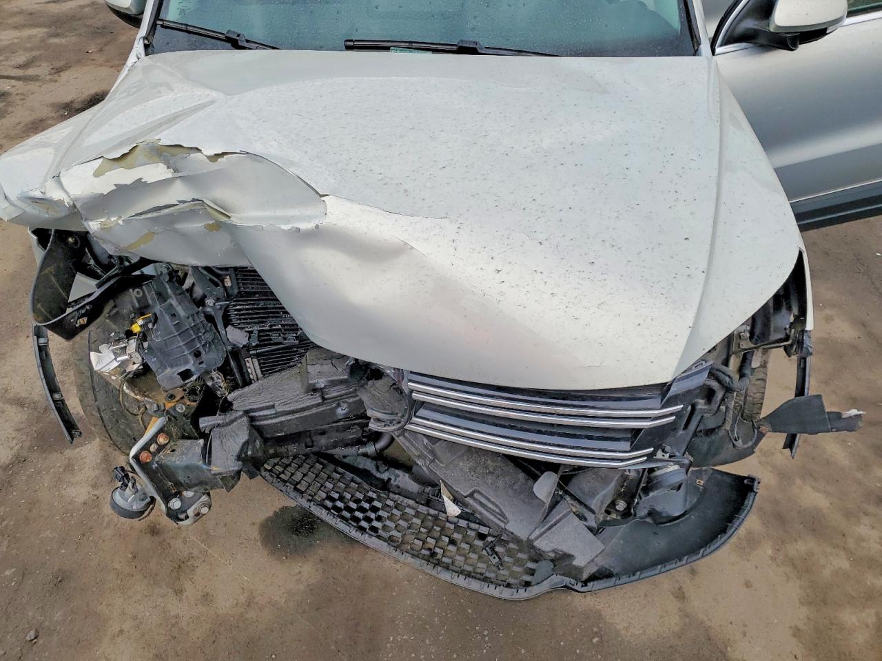 2015 Volkswagen Tiguan S/se/sel/r-line Silver vin: WVGBV7AX5FW522476