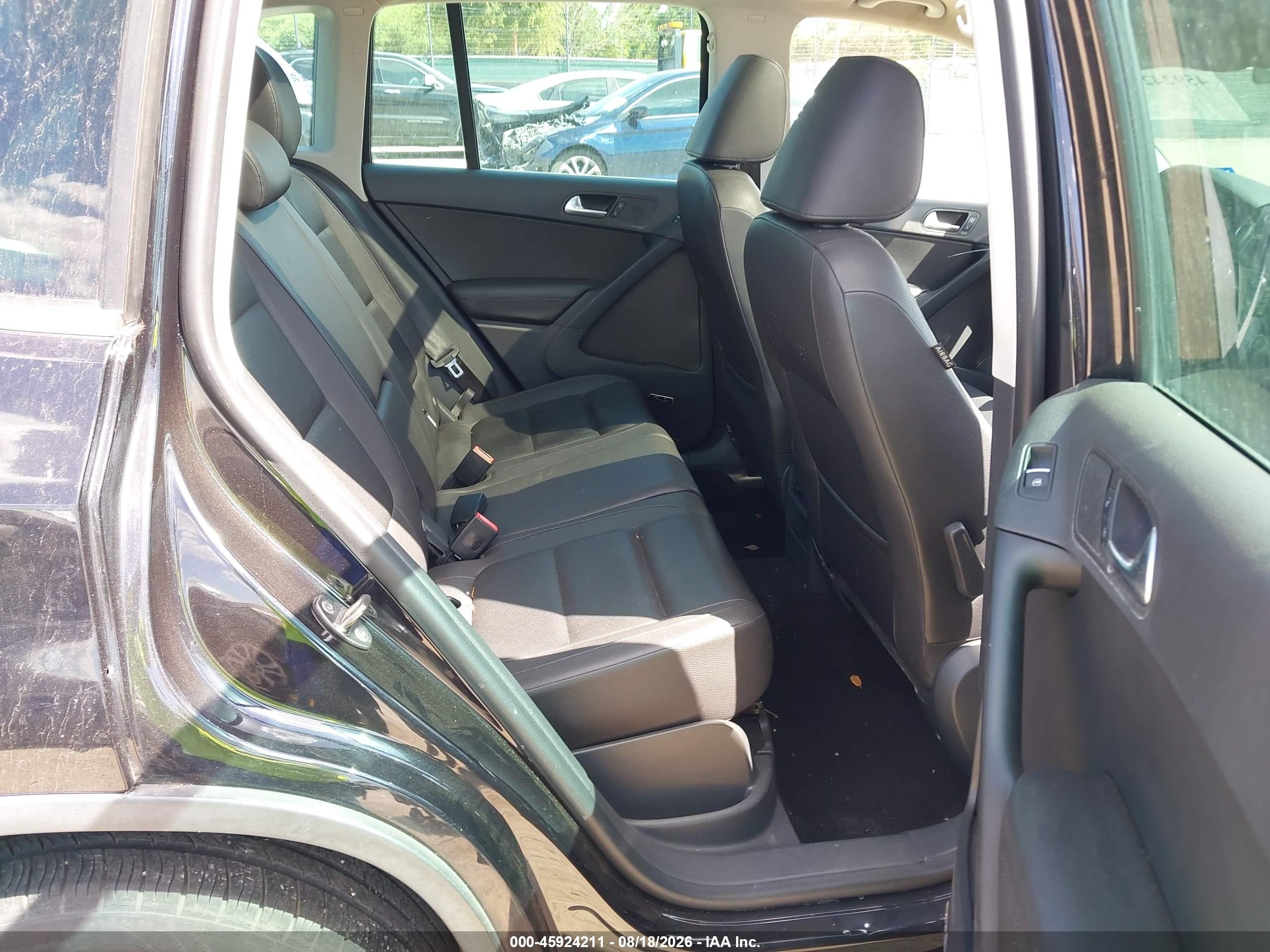 2015 Volkswagen Tiguan Sel Black vin: WVGBV7AX5FW596397