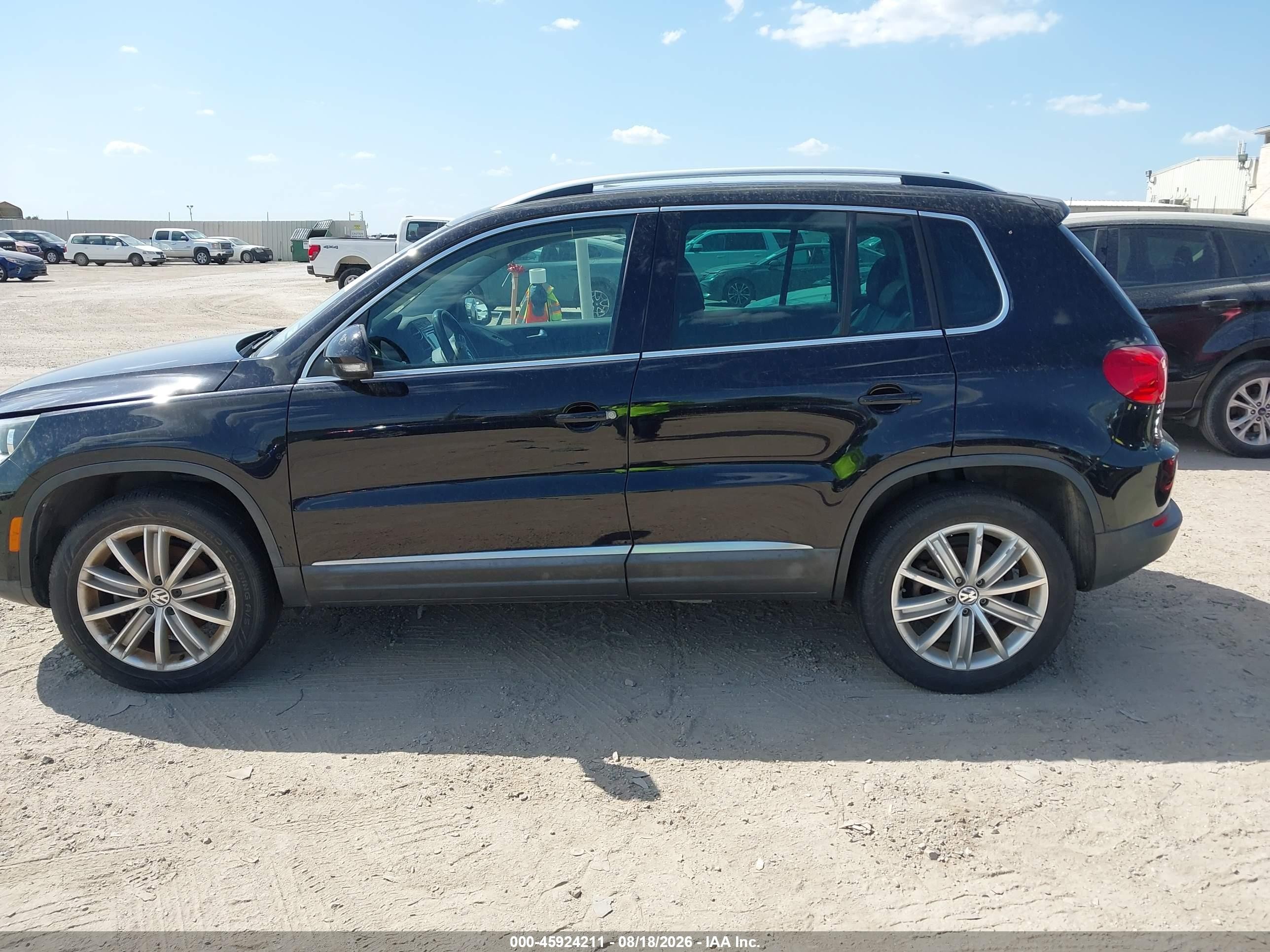 2015 Volkswagen Tiguan Sel Black vin: WVGBV7AX5FW596397