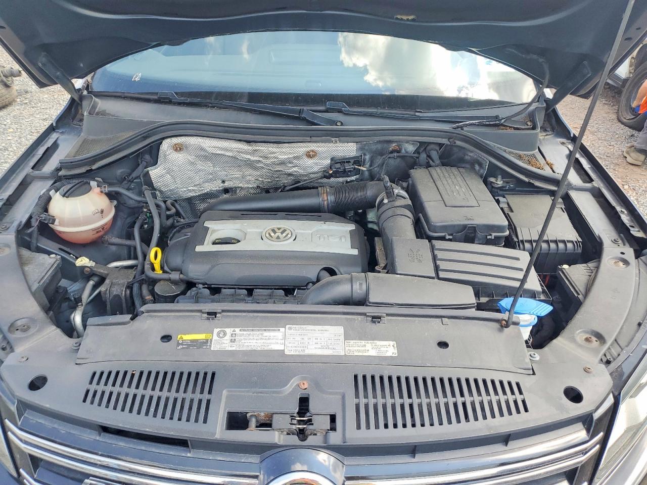 2015 Volkswagen Tiguan S Black vin: WVGBV7AX5FW604238