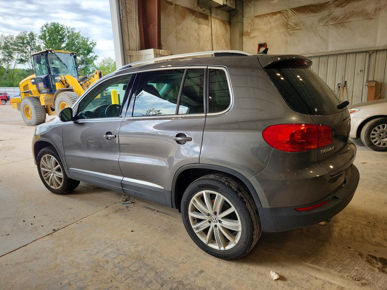 2015 Volkswagen Tiguan S Silver vin: WVGBV7AX5FW606751