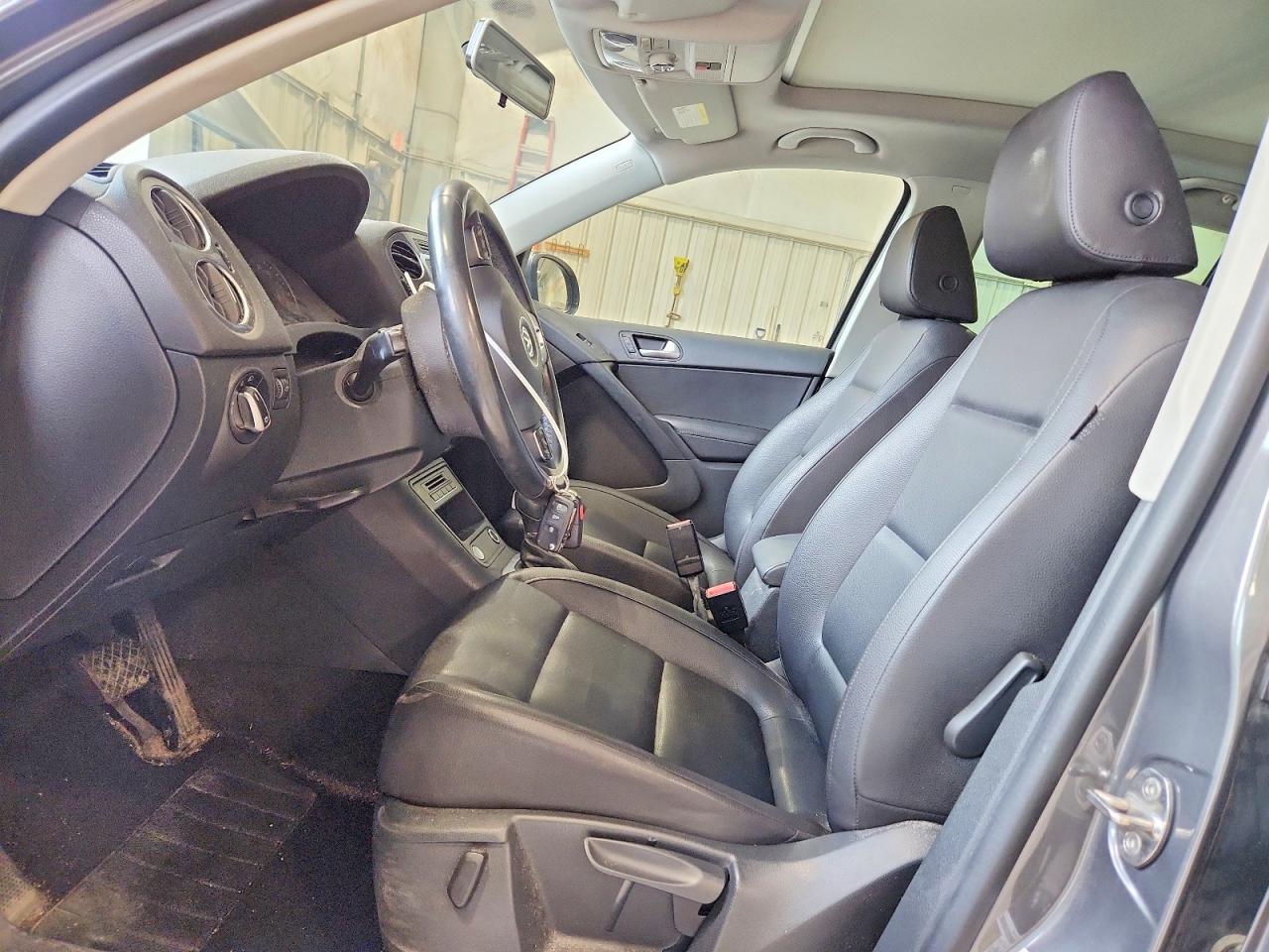 2015 Volkswagen Tiguan S Silver vin: WVGBV7AX5FW606751