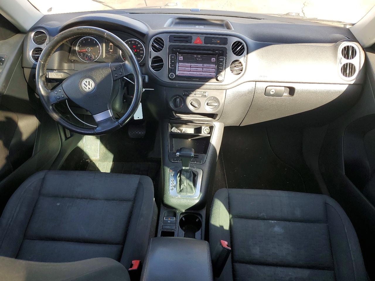 2010 Volkswagen Tiguan Se Silver vin: WVGBV7AX6AW508188