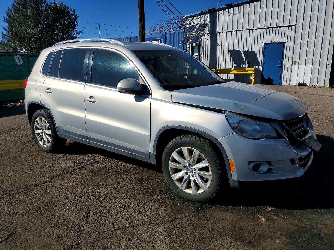 2010 Volkswagen Tiguan Se Silver vin: WVGBV7AX6AW508188