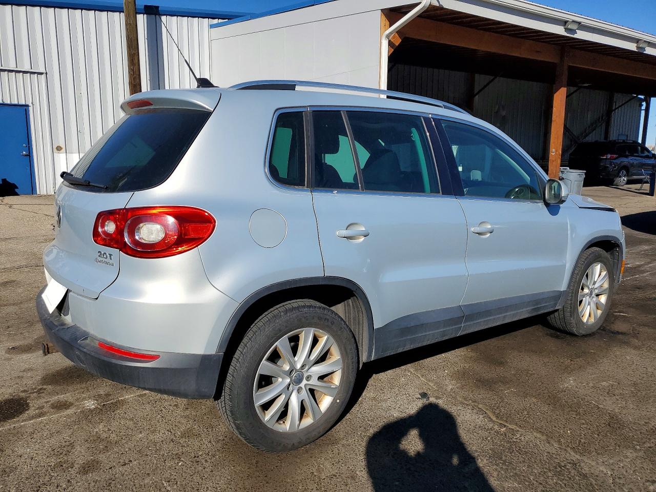 2010 Volkswagen Tiguan Se Silver vin: WVGBV7AX6AW508188