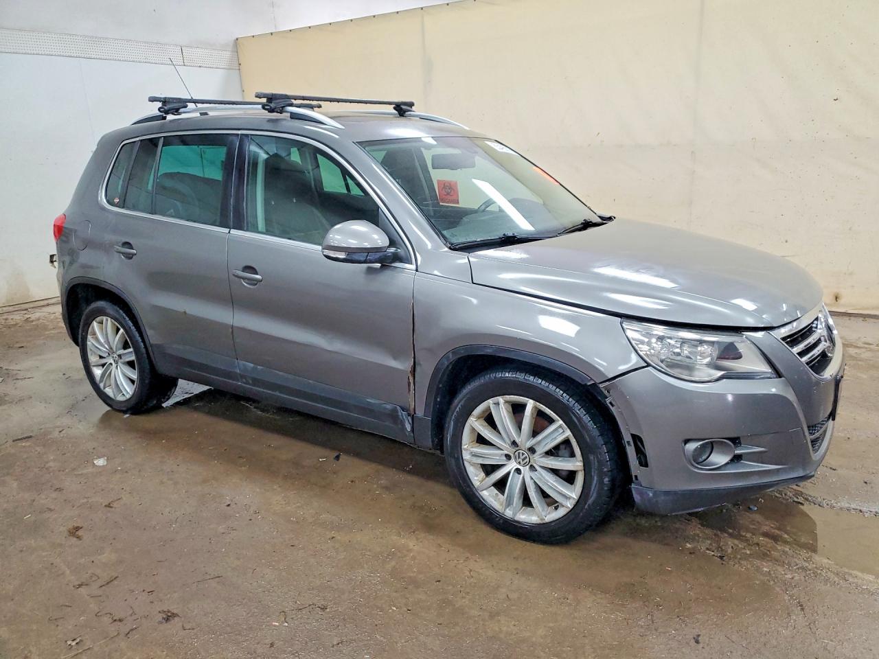2010 Volkswagen Tiguan Se Gray vin: WVGBV7AX6AW509549