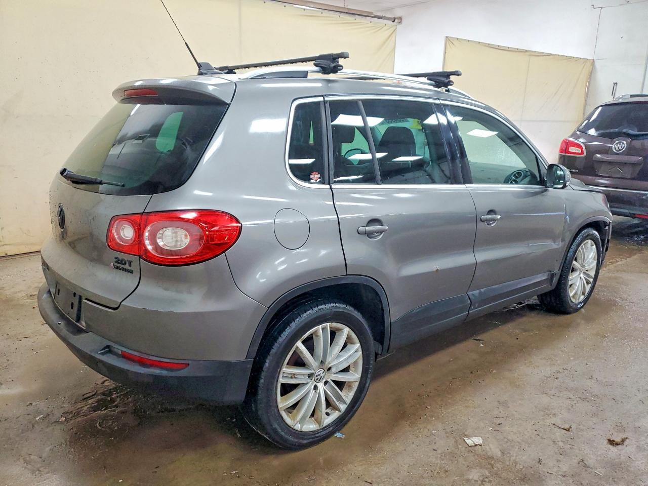 2010 Volkswagen Tiguan Se Gray vin: WVGBV7AX6AW509549