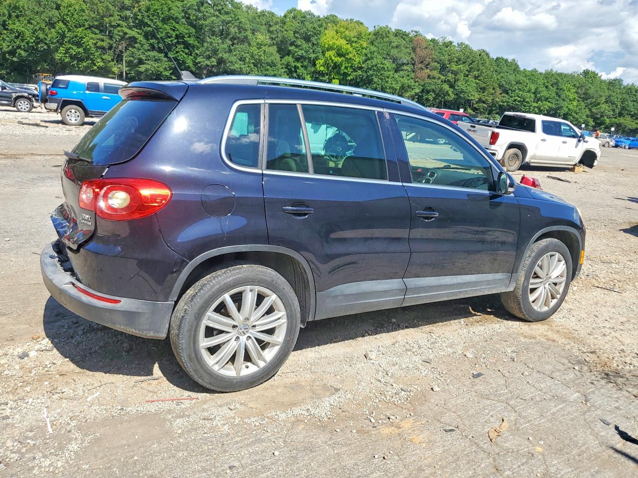 2011 Volkswagen Tiguan S Black vin: WVGBV7AX6BW500528