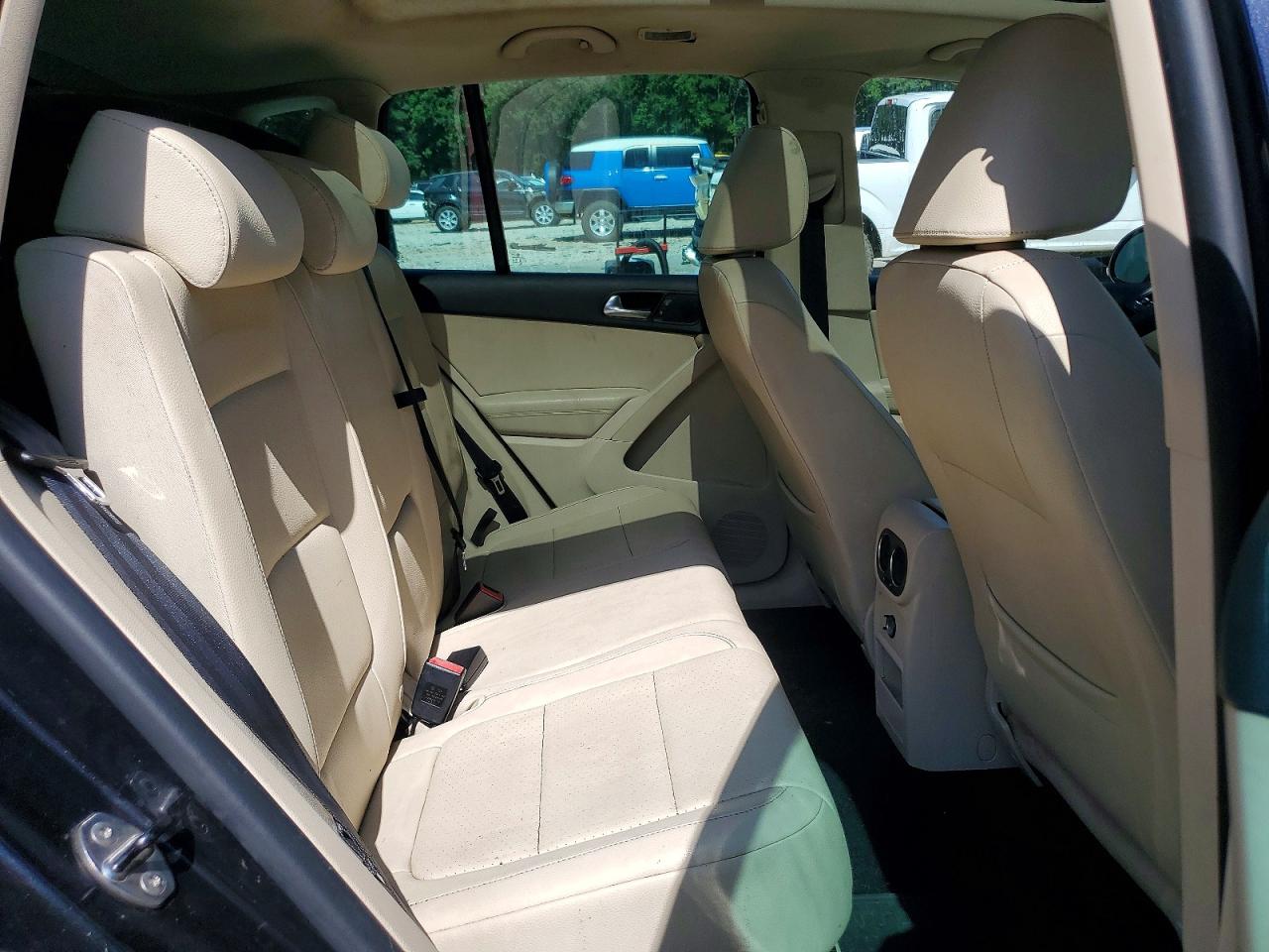 2011 Volkswagen Tiguan S Black vin: WVGBV7AX6BW500528