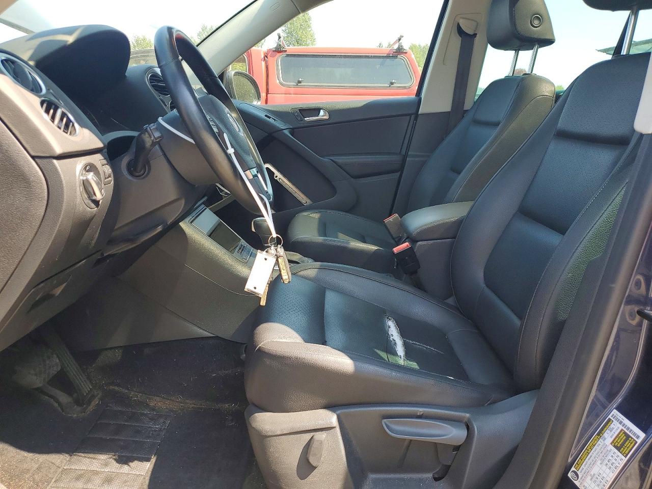 2011 Volkswagen Tiguan S Blue vin: WVGBV7AX6BW517782