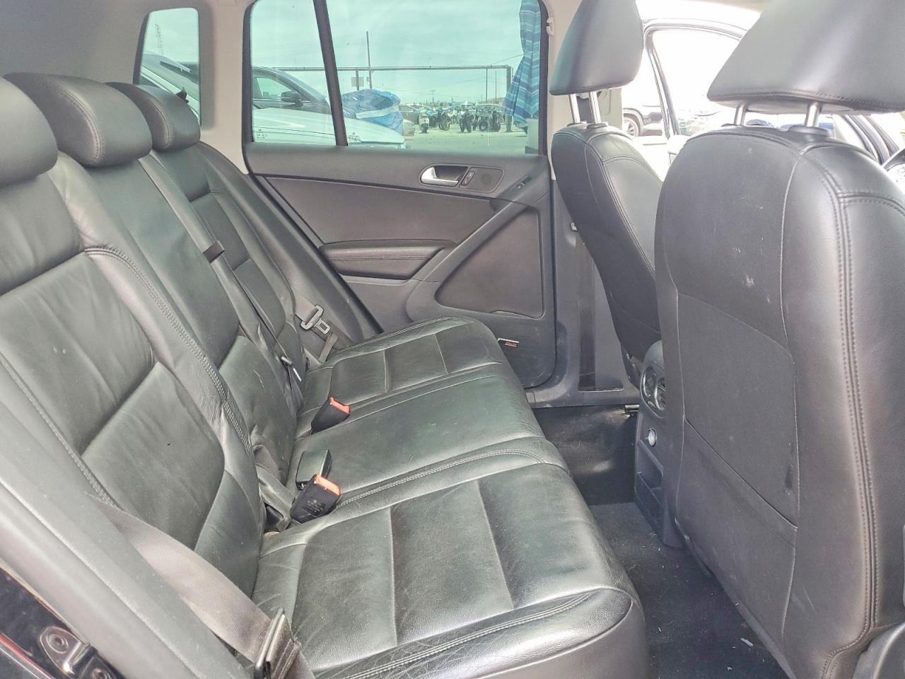 2011 Volkswagen Tiguan S Черный vin: WVGBV7AX6BW556274