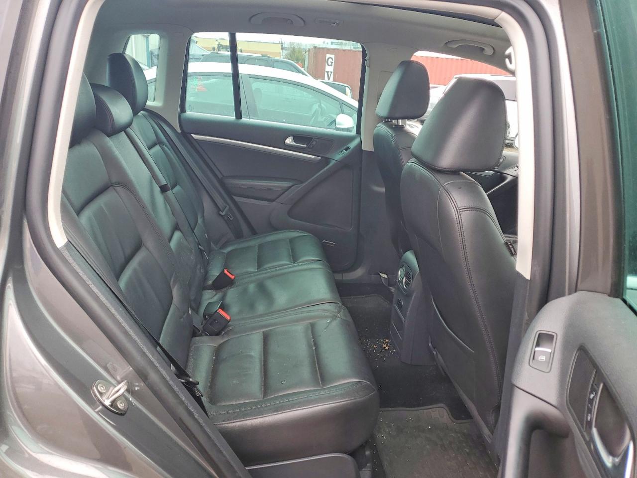 2012 Volkswagen Tiguan S Silver vin: WVGBV7AX6CW098866