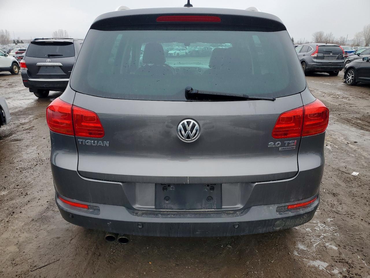 2012 Volkswagen Tiguan S Silver vin: WVGBV7AX6CW098866