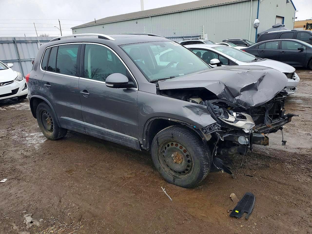 2012 Volkswagen Tiguan S Silver vin: WVGBV7AX6CW098866