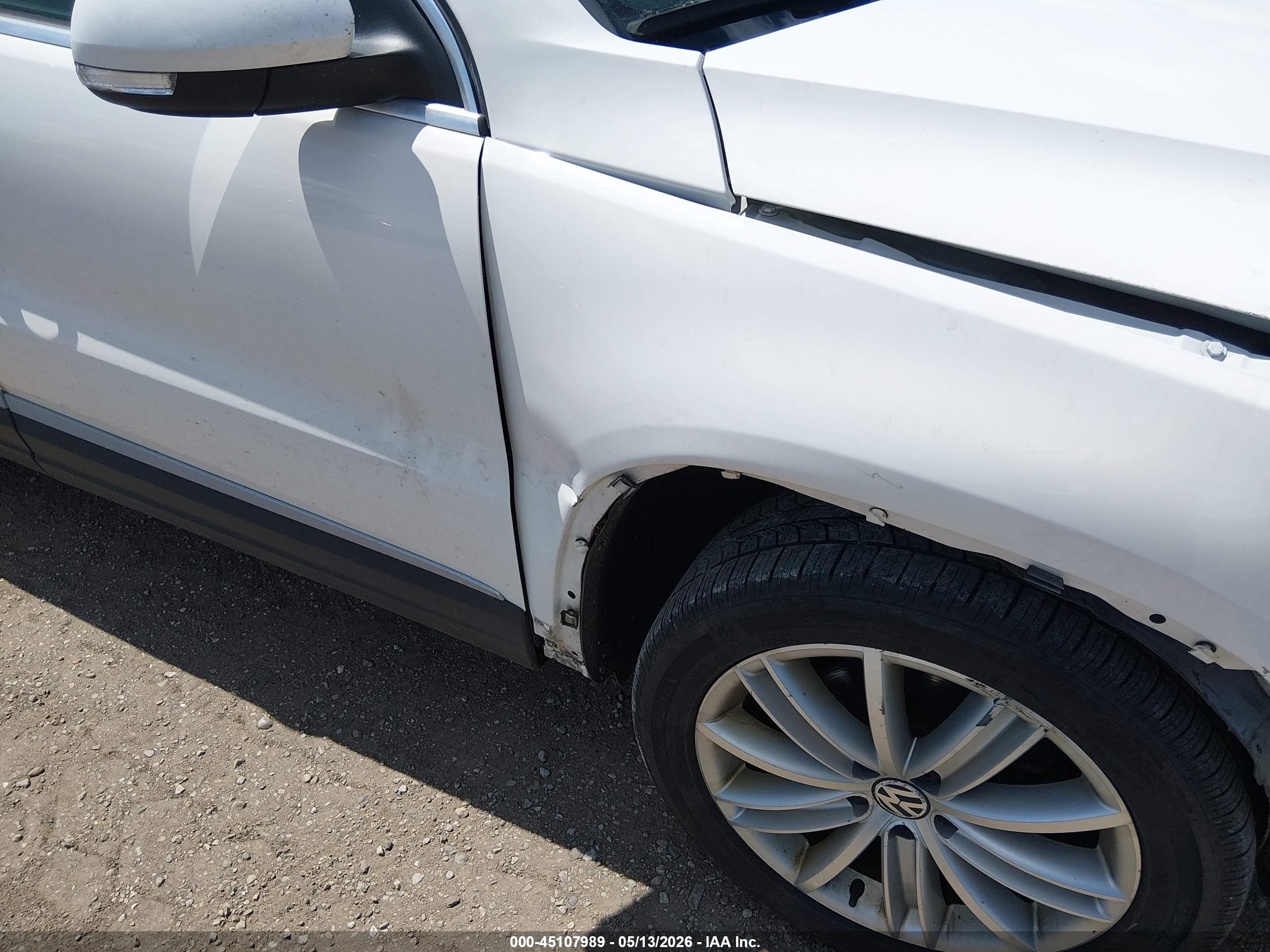 2012 Volkswagen Tiguan Se White vin: WVGBV7AX6CW552825