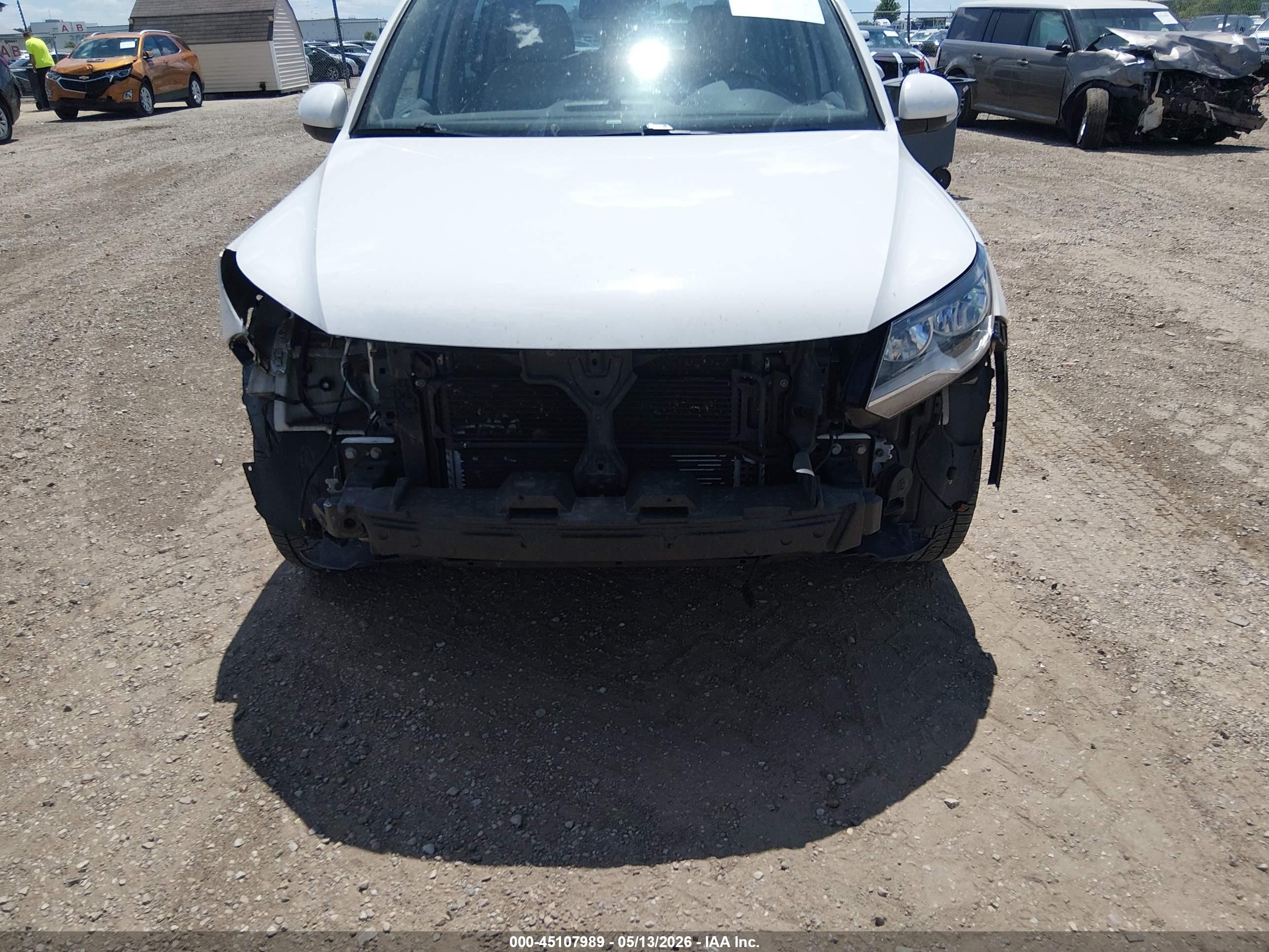 2012 Volkswagen Tiguan Se White vin: WVGBV7AX6CW552825