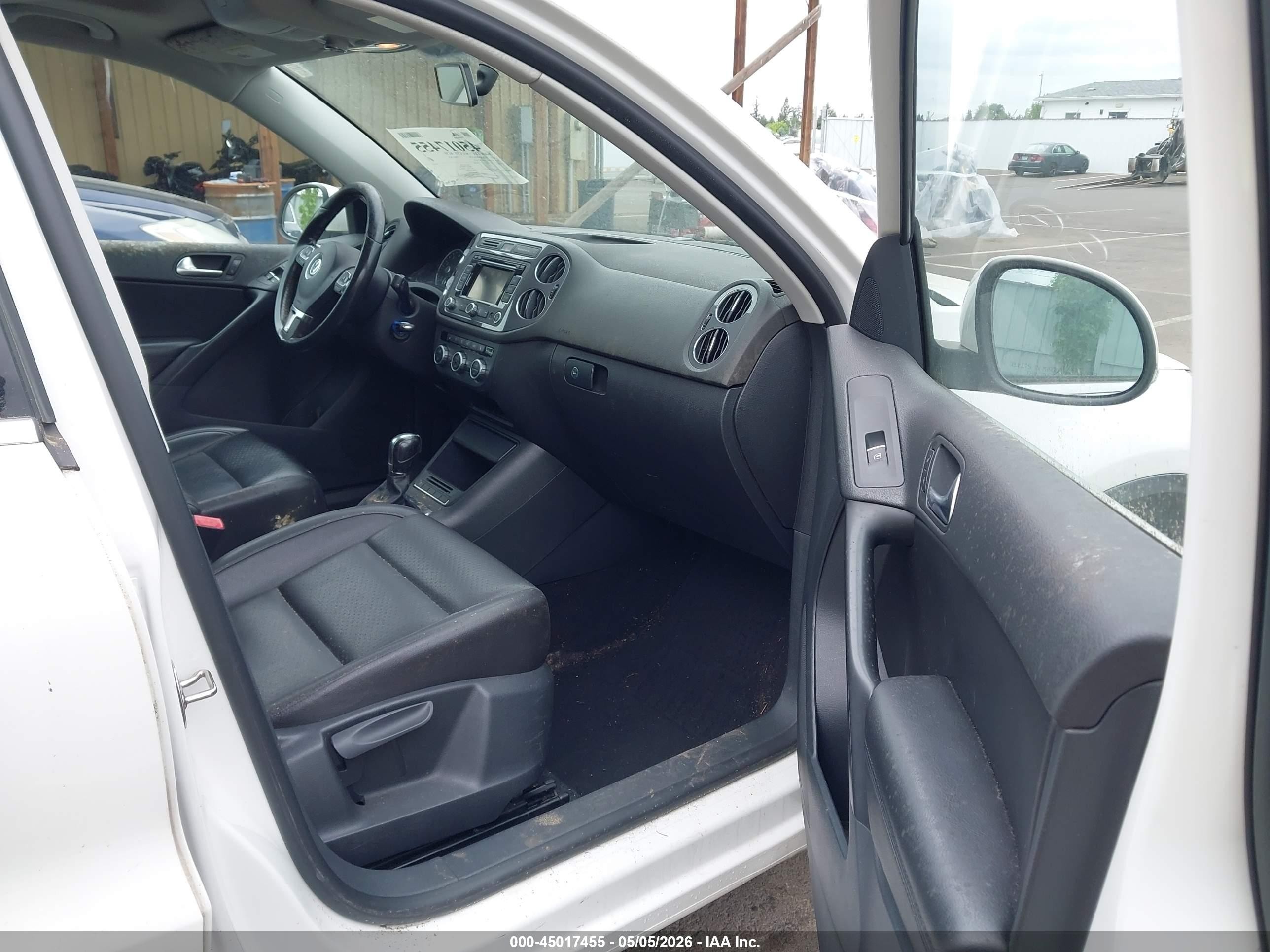 2013 Volkswagen Tiguan S/se/sel Белый vin: WVGBV7AX6DW509636