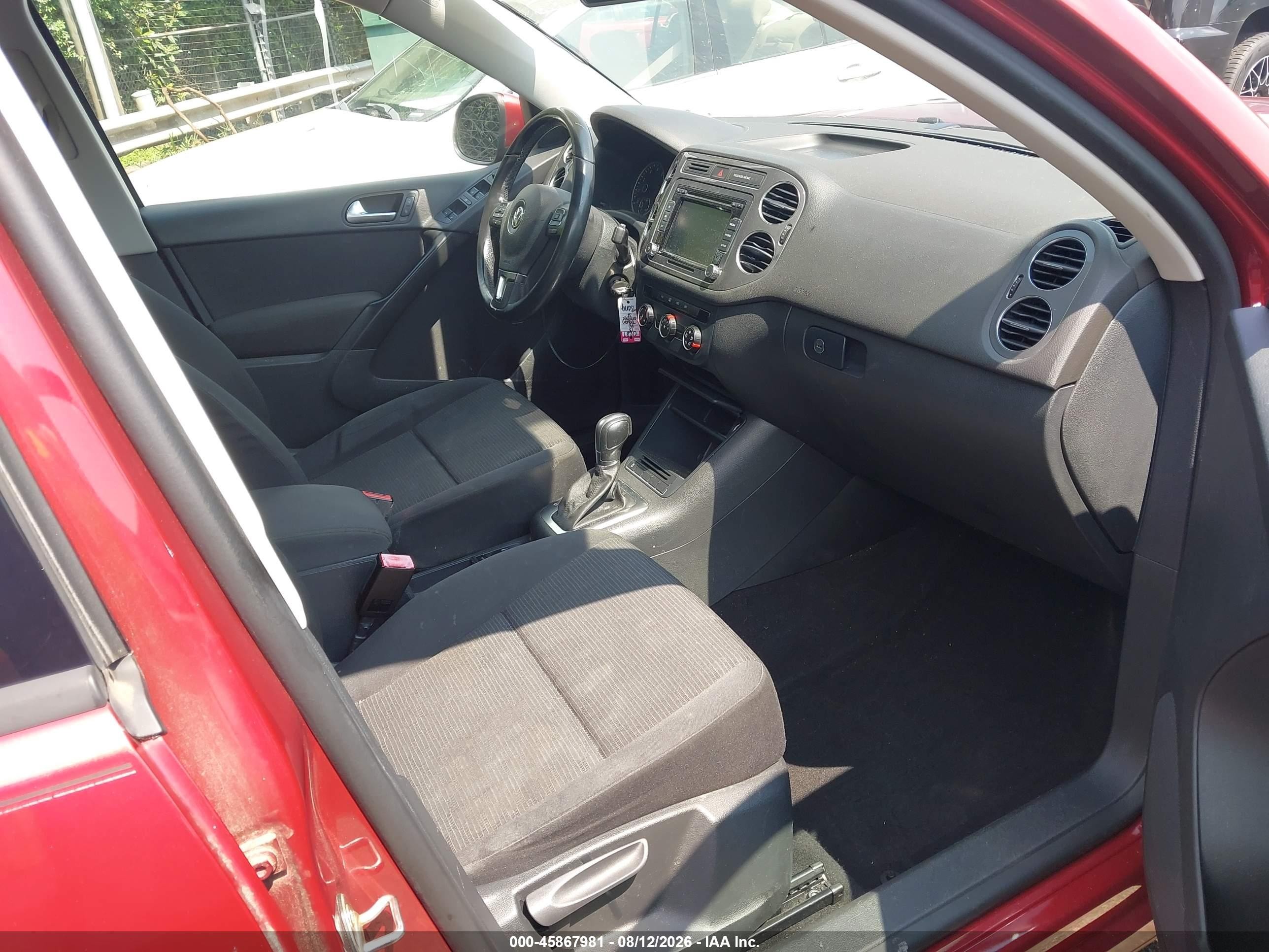 2015 Volkswagen Tiguan S Red vin: WVGBV7AX6FW091565