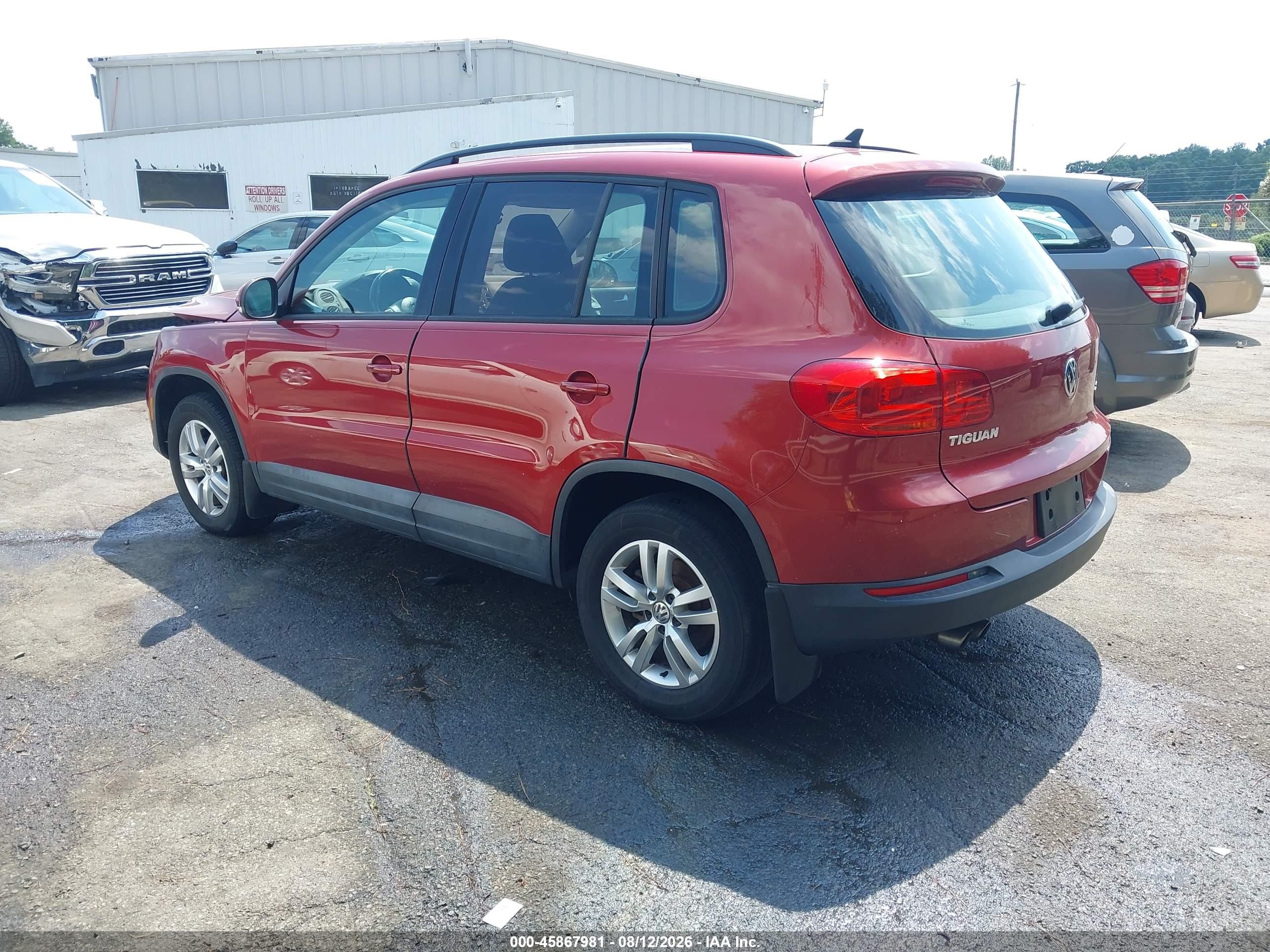 2015 Volkswagen Tiguan S Red vin: WVGBV7AX6FW091565