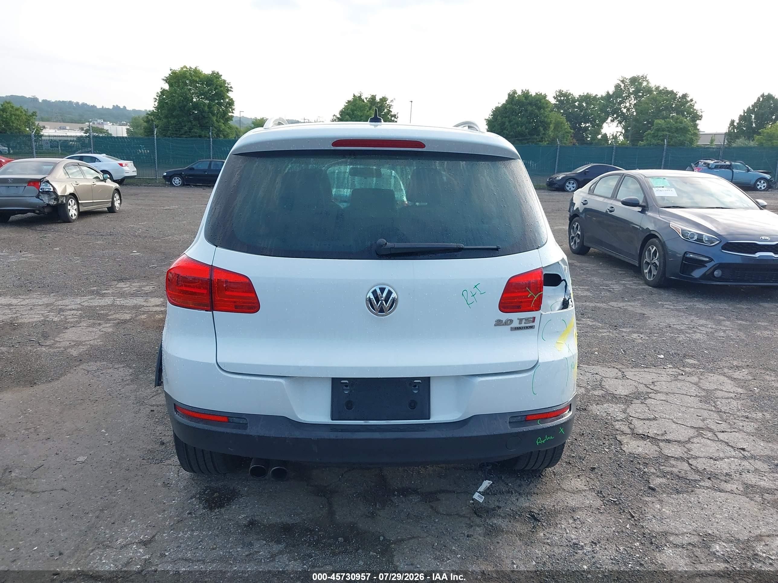 2015 Volkswagen Tiguan Se White vin: WVGBV7AX6FW116013