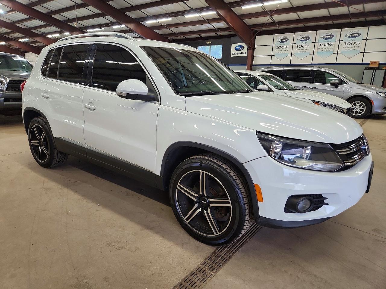 2015 Volkswagen Tiguan S White vin: WVGBV7AX6FW602840