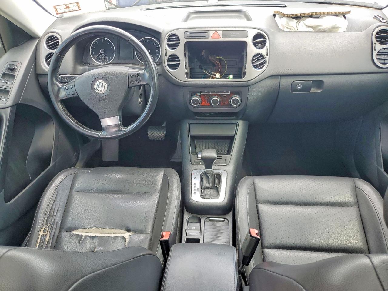 2010 Volkswagen Tiguan Se Silver vin: WVGBV7AX7AW532662