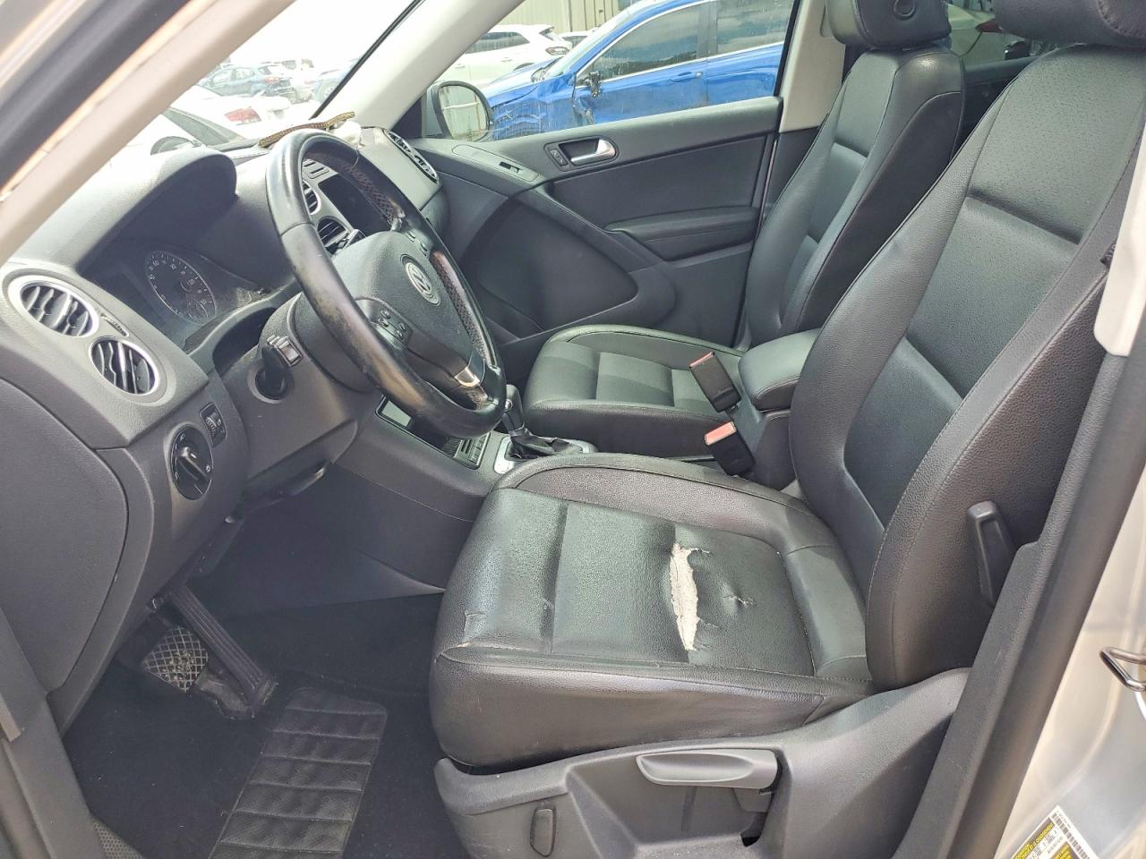 2010 Volkswagen Tiguan Se Silver vin: WVGBV7AX7AW532662