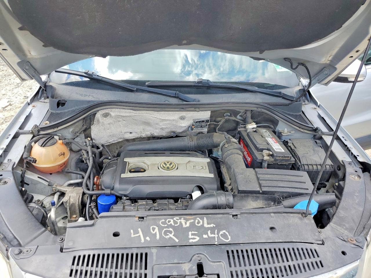 2010 Volkswagen Tiguan Se Silver vin: WVGBV7AX7AW532662