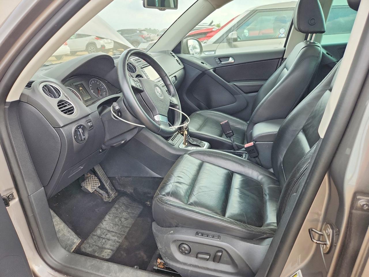 2010 Volkswagen Tiguan Se Gray vin: WVGBV7AX7AW538137