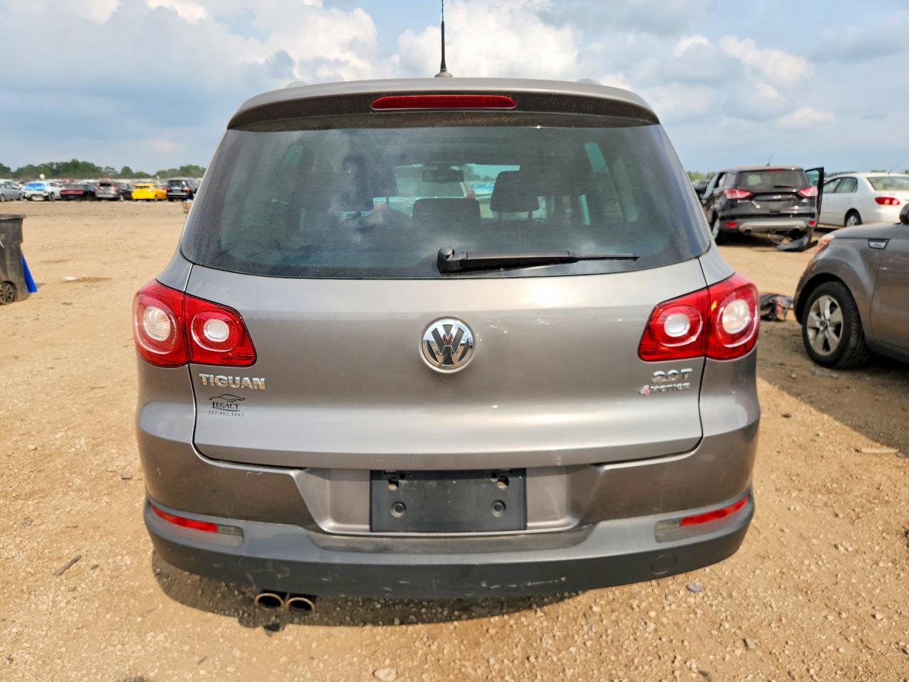 2010 Volkswagen Tiguan Se Gray vin: WVGBV7AX7AW538137