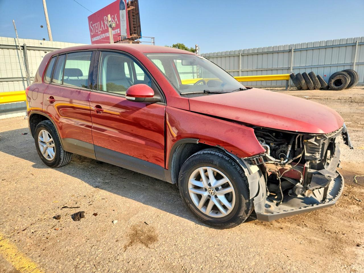 2011 Volkswagen Tiguan S Red vin: WVGBV7AX7BW000488