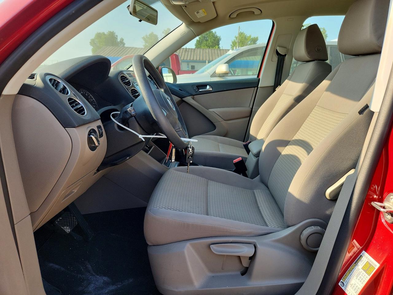 2011 Volkswagen Tiguan S Red vin: WVGBV7AX7BW000488