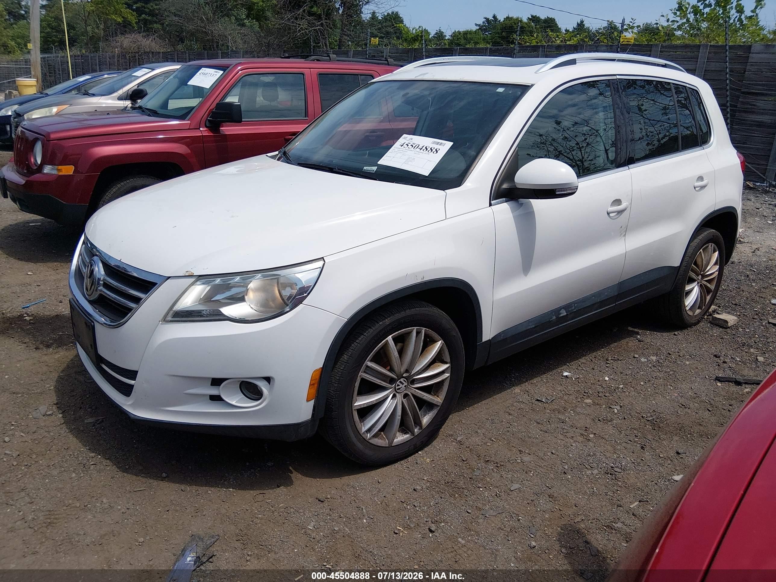 2011 Volkswagen Tiguan Se White vin: WVGBV7AX7BW517127