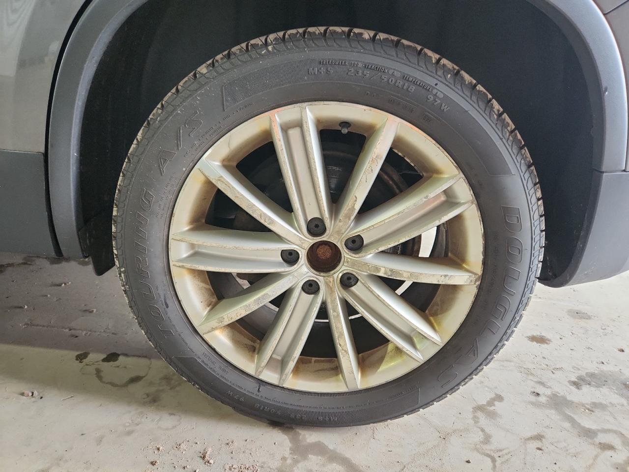 2012 Volkswagen Tiguan S Gray vin: WVGBV7AX7CW081879 Damage: Left Rear Wheel, Curb Rash, > 12 Inches