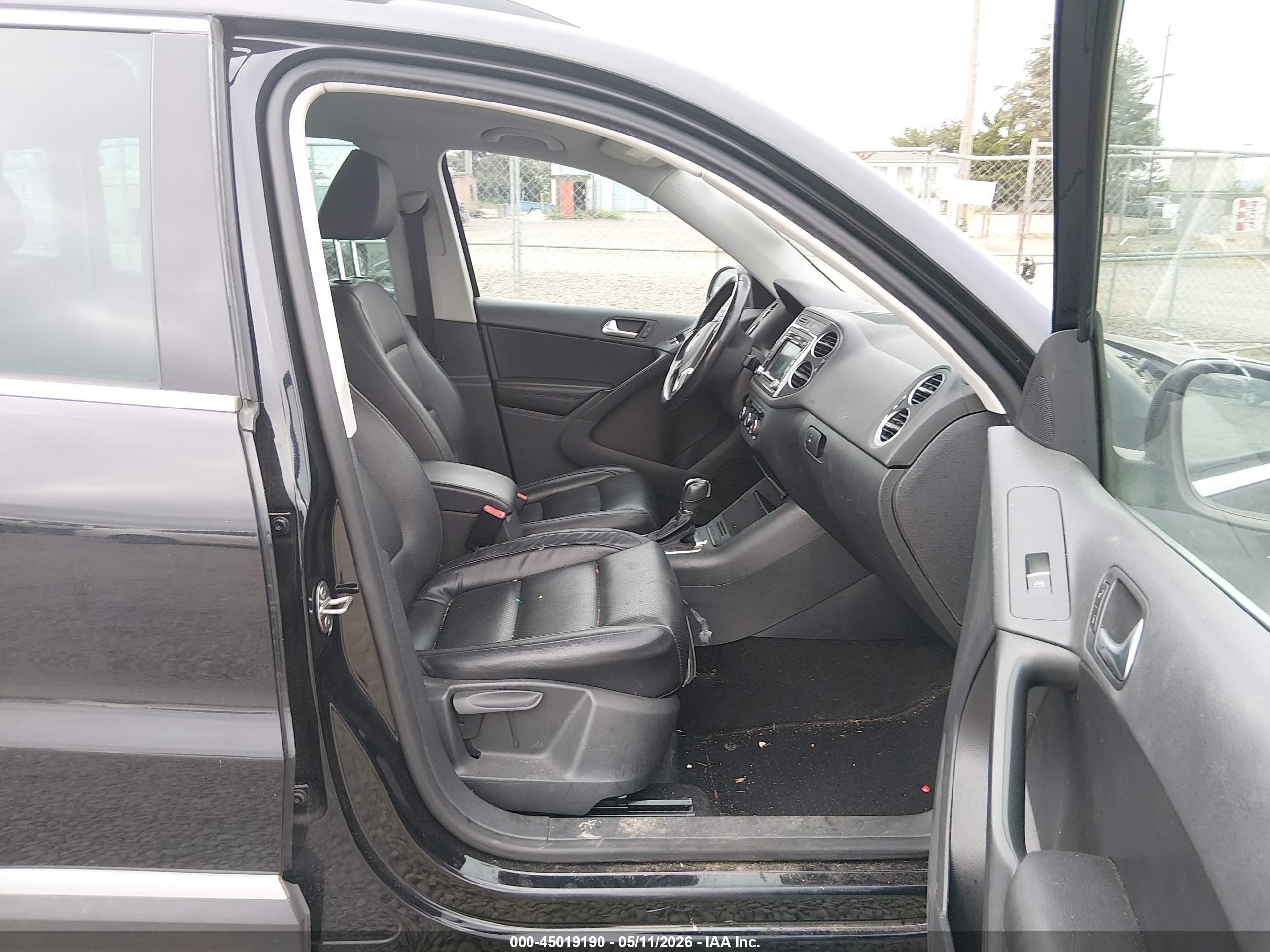2012 Volkswagen Tiguan Se Black vin: WVGBV7AX7CW542188