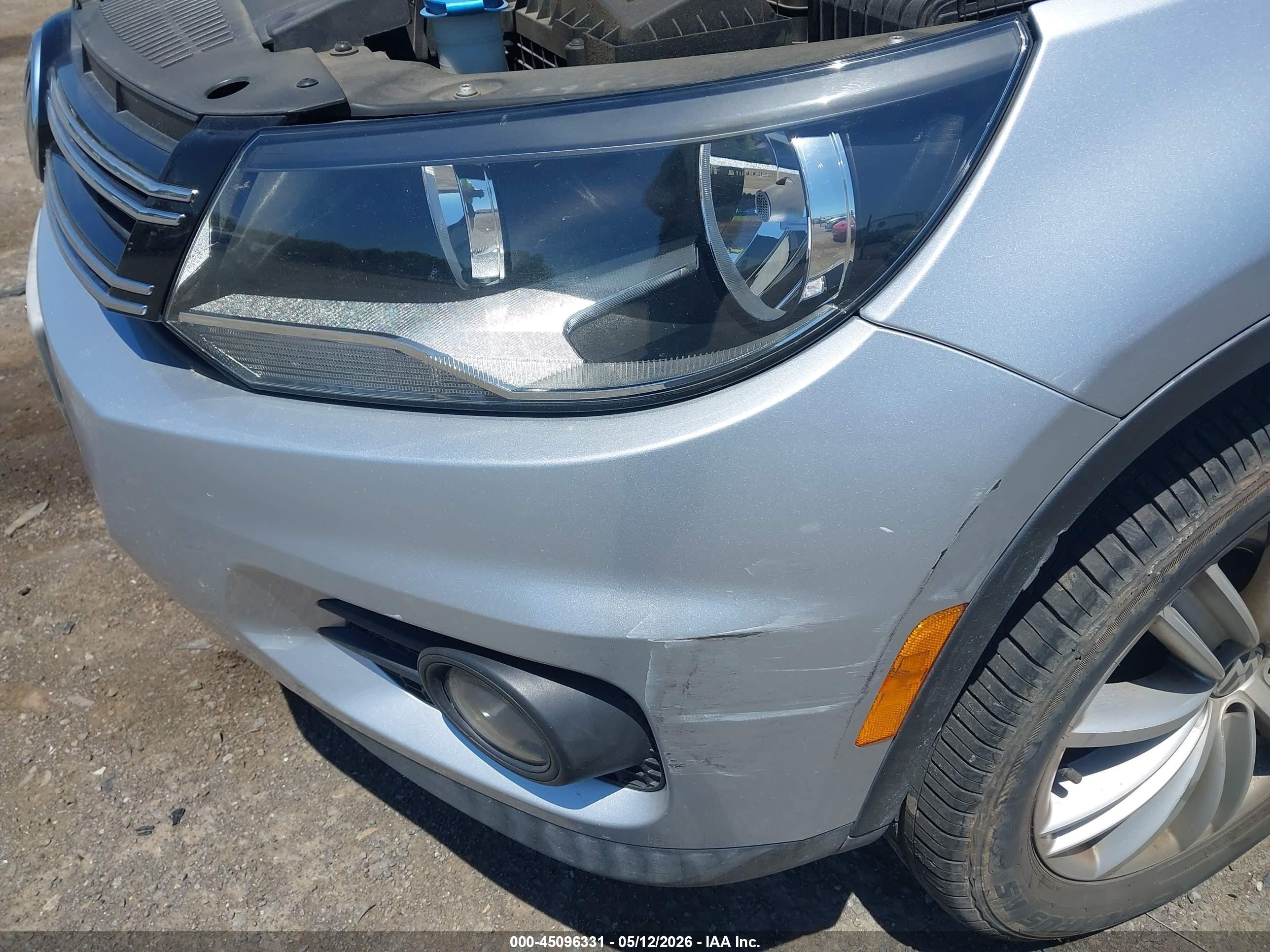 2012 Volkswagen Tiguan Se Silver vin: WVGBV7AX7CW548895