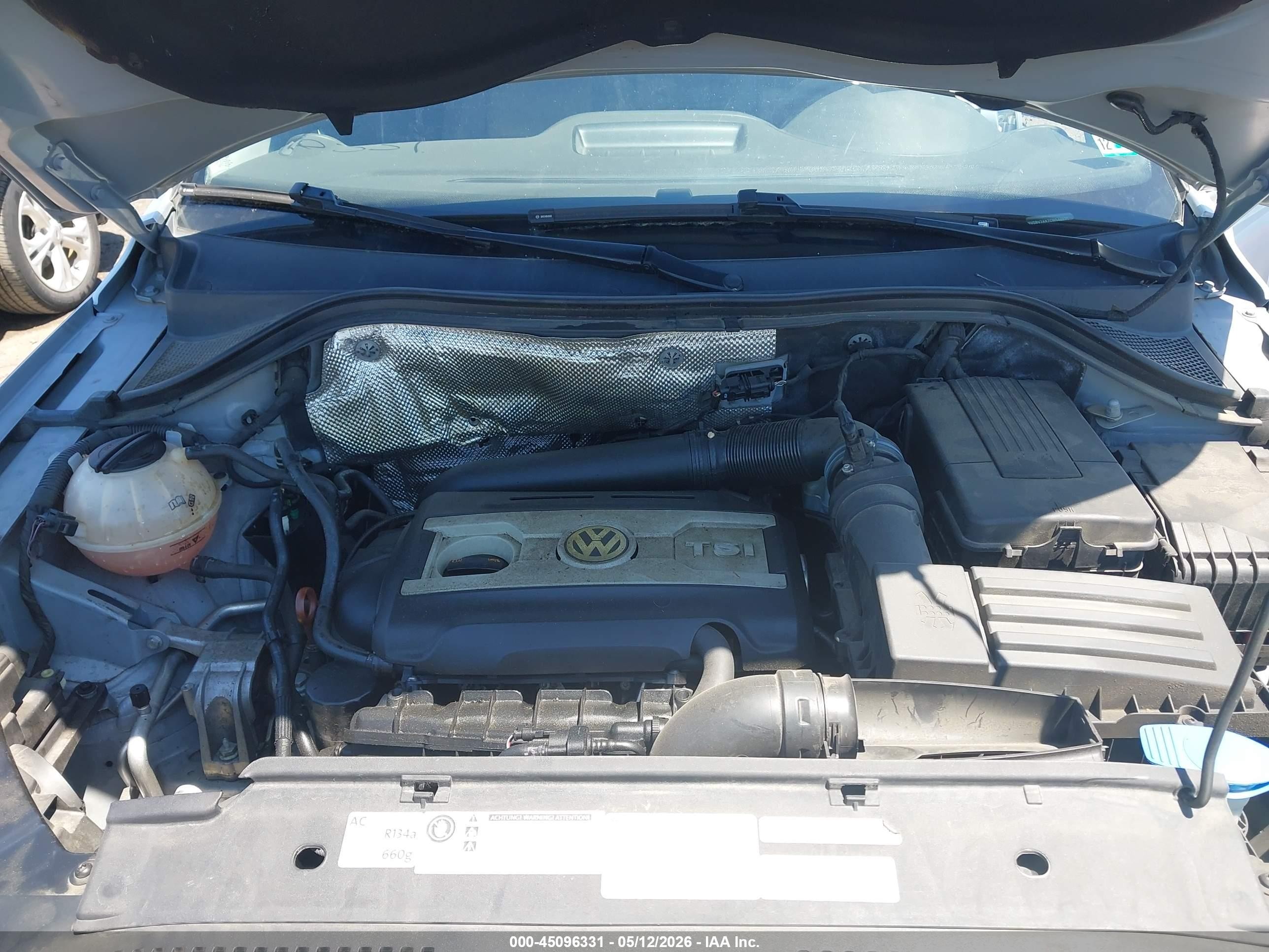2012 Volkswagen Tiguan Se Silver vin: WVGBV7AX7CW548895