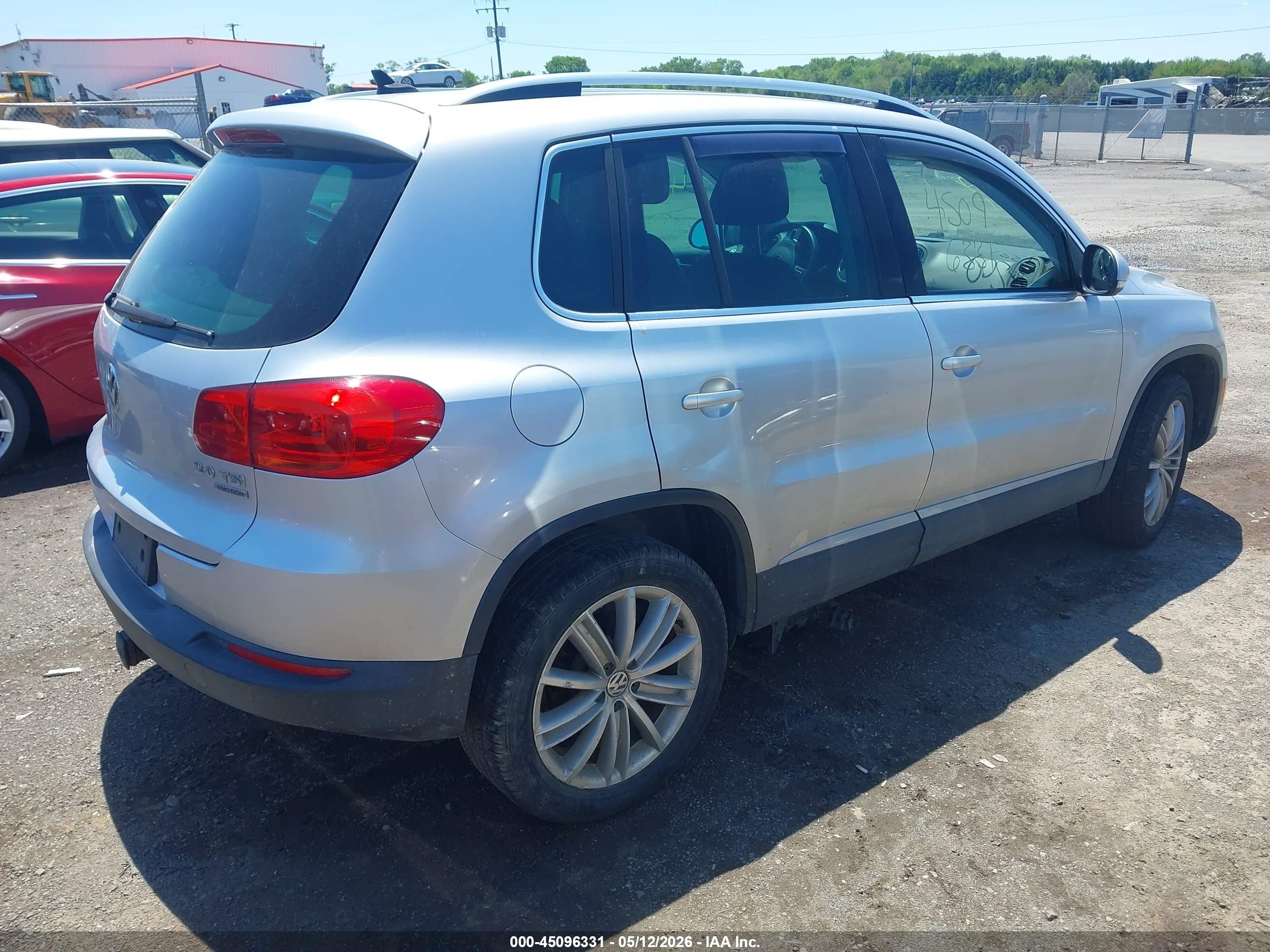 2012 Volkswagen Tiguan Se Silver vin: WVGBV7AX7CW548895